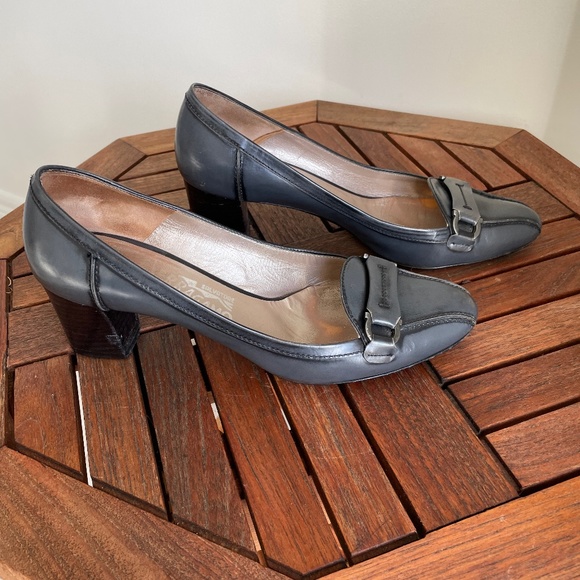 Grey Salvatore Ferragamo shoes.  Size 7 1/2 - Picture 1 of 8
